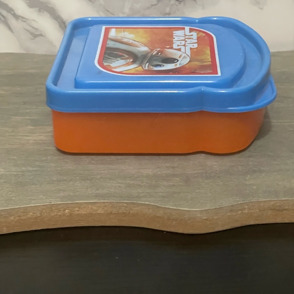 Star Wars Blue Food Storage Container - Picture 2 of 5